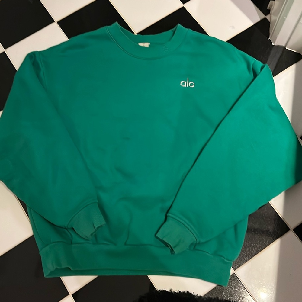 Alo yoga crew neck. Green. Exclusive color not sold anymore